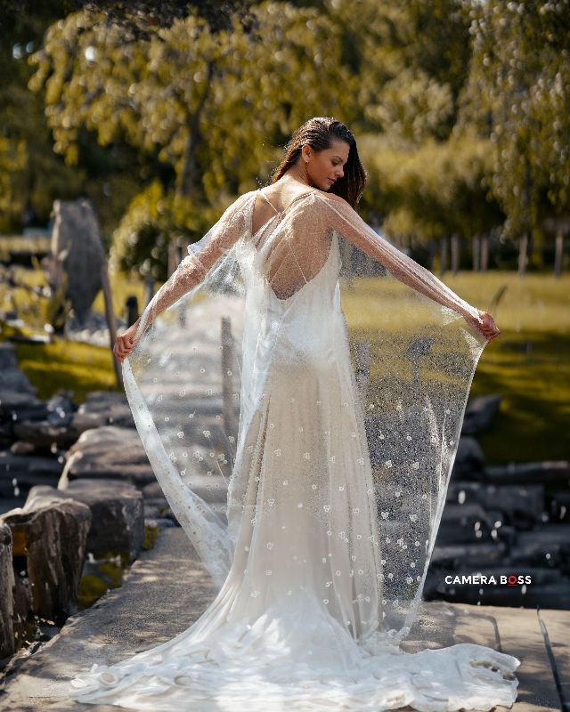 Gallery image 1: mia-la-vida-bridal